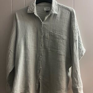 Zara Men's Casual Button Down Shirt in Light Gray